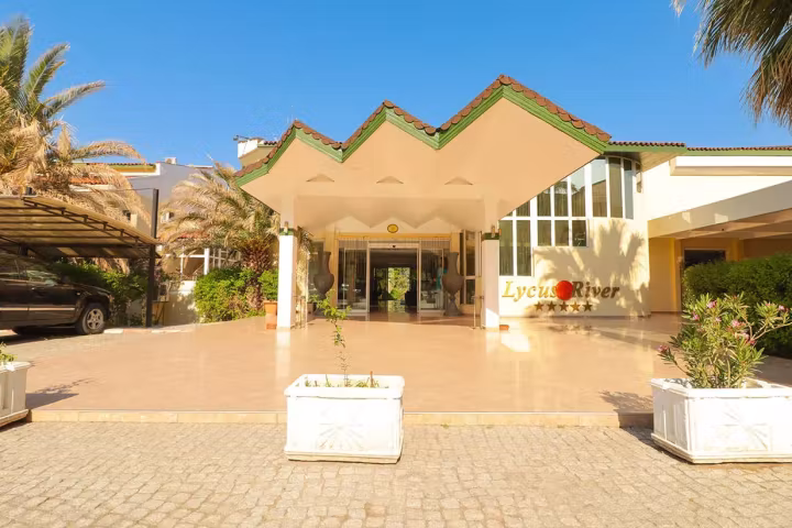 Lycus River Thermal Hotel