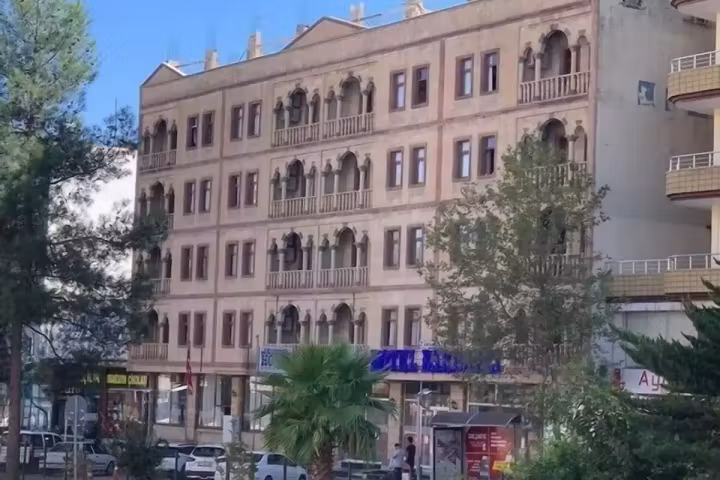 Tassaray Bardakçı Hotel