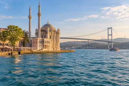 2-Day Istanbul Tour with Bosphorus Lunch Cruise & Hotel