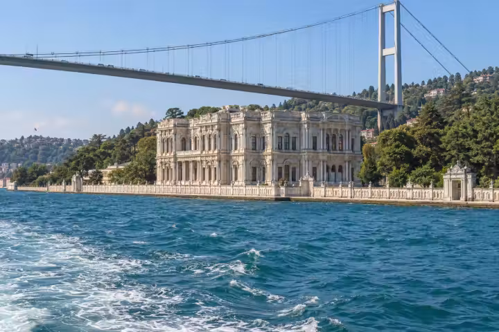 Beylerbeyi Palace on Istanbul’s Bosphorus shore with the suspension bridge behind
